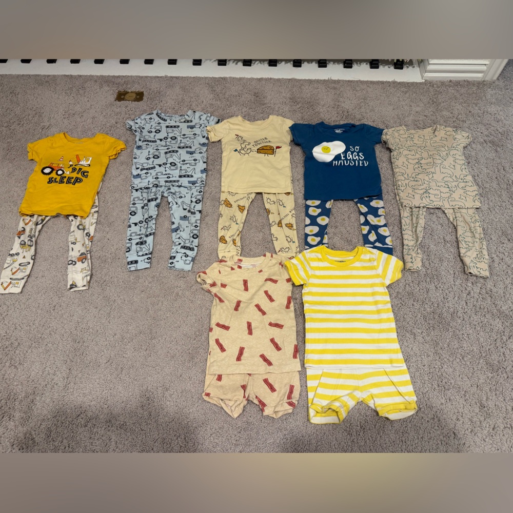 Set of 7 pajama sets